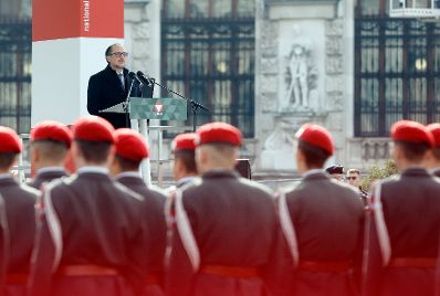 Am 26. Oktober 2021 hielt Bundeskanzler Alexander Schallenberg (im Bild) im Rahmen der Angelobung der Rekrutinnen und Rekruten des &ouml;sterreichischen Bundesheeres auf dem Wiener Heldenplatz eine Rede zum &Ouml;sterreichischen Nationalfeiertag.