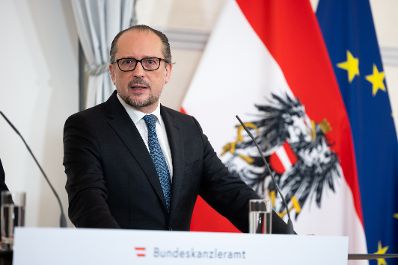 Im Bild Bundeskanzler Alexander Schallenberg beim Pressefoyer nach dem Ministerrat am 26. Oktober 2020.