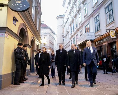 Am 2. November 2021 nahm Bundeskanzler Alexander Schallenebrg an der Gedenkveranstaltung an die Opfer des Terroranschlages in der Wiener Ruprechtskirche teil.