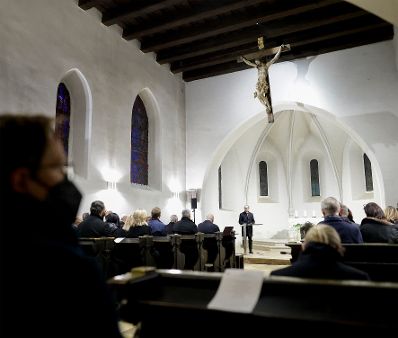 Am 2. November 2021 nahm Bundeskanzler Alexander Schallenebrg an der Gedenkveranstaltung an die Opfer des Terroranschlages in der Wiener Ruprechtskirche teil.