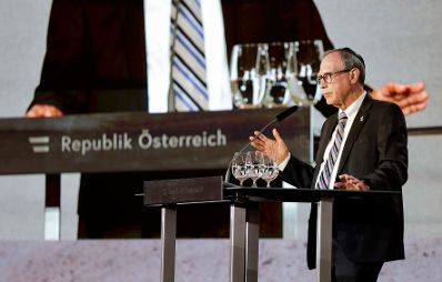 Am 9. November 2021 nahm Bundeskanzler Alexander Schallenberg an der Einweihung der Shoah-Namensmauer im Ostarrichipark teil. Im Bild der israelischen Minister f&uuml;r Diaspora-Angelegenheiten Nachman Shai.