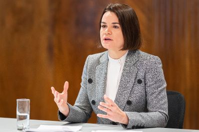 Am 22. November 2021 lud Bundeskanzler Alexander Schallenberg gemeinsam mit Bundesminister Michael Linhart zu der Belarus Videokonferenz ein. Im Bild die belarussische Oppositionsf&uuml;hrerin Swjatlana Zichanouskaja.