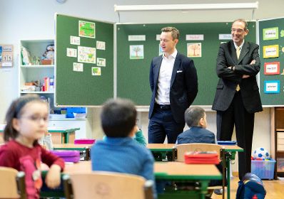 Am 15. J&auml;nner 2019 besuchte Bundesminister Gernot Bl&uuml;mel (l.) gemeinsam mit Bundesminister Heinz Fa&szlig;mann (r.) die Volksschule Dietmayrgasse in Wien.