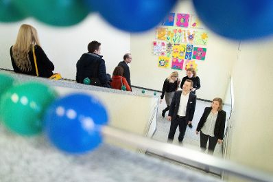 Am 15. J&auml;nner 2019 besuchte Bundesminister Gernot Bl&uuml;mel gemeinsam mit Bundesminister Heinz Fa&szlig;mann die Volksschule Dietmayrgasse in Wien.