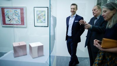 Am 31. J&auml;nner 2019 er&ouml;ffnete Bundesminister Gernot Bl&uuml;mel die Ausstellung "Feuerstelle.Attersee" im Belvedere 21.