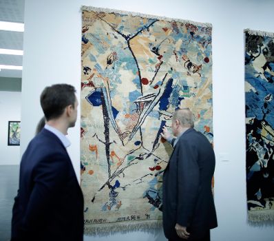 Am 31. J&auml;nner 2019 er&ouml;ffnete Bundesminister Gernot Bl&uuml;mel die Ausstellung "Feuerstelle.Attersee" im Belvedere 21.