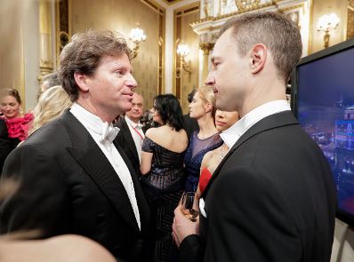Am 28. Februar 2019 besuchte Bundesminister Gernot Bl&uuml;mel (r.) den Wiener Opernball. Im Bild mit dem U.S. Botschafter Trevor Traina (l.).