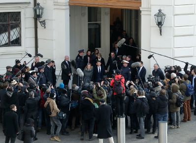 Am 18. Dezember 2017 wurde die neue Bundesregierung vom Bundespr&auml;sidenten in der Pr&auml;sidentschaftskanzlei angelobt. Im Bild die Regierungsmitglieder am Weg ins Bundeskanzleramt.