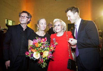 Am 15. Februar 2018 er&ouml;ffnete Bundesminister Gernot Bl&uuml;mel (r.) die Ausstellung &bdquo;WOW! The Heidi Horten Collection&ldquo; im Leopold Museum. Im Bild mit Heidi Horten (2.v.r.), Hans-Peter Wipplinger (l.) und Agnes Husslein (2.v.l.).