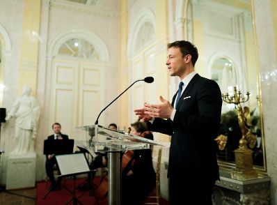 Am 1. M&auml;rz 2018 er&ouml;ffnete Bundesminister Gernot Bl&uuml;mel (im Bild) die Ausstellung &quot;Martha Jungwirth&quot; in der Albertina.