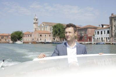 Am 24. Mai 2018 reiste Bundesminister Gernot Bl&uuml;mel (im Bild) anl&auml;sslich der Ausstellungser&ouml;ffnung im &Ouml;sterreich Pavillon auf der 16. Internationalen Architekturausstellung "La Biennale di Venezia" nach Venedig.