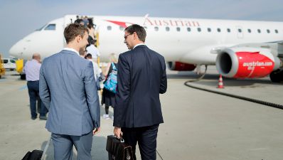 Am 24. Mai 2018 reiste Bundesminister Gernot Bl&uuml;mel (l.) anl&auml;sslich der Ausstellungser&ouml;ffnung im &Ouml;sterreich Pavillon auf der 16. Internationalen Architekturausstellung "La Biennale di Venezia" nach Venedig.