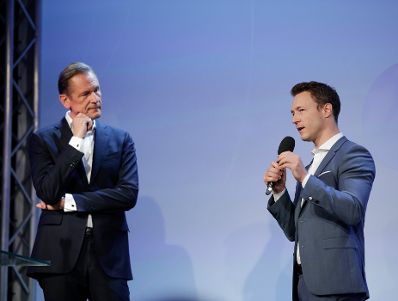 Am 7. Juni 2018 nahm Bundesminister Gernot Bl&uuml;mel (r.) am medienpolitischen Diskurs &quot;MedienEnquete&quot; teil. Im Bild mit dem Pr&auml;sidenten des Bundesverbands Deutscher Zeitungsverleger Mathias D&ouml;pfner (l.).