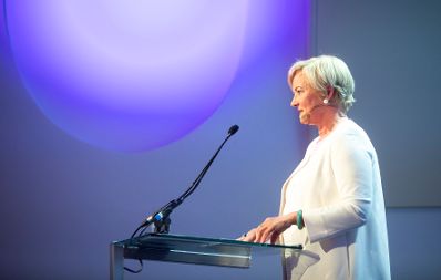 Am 8. Juni 2018 setzte Bundesminister Gernot Bl&uuml;mel seine Teilnahme am medienpolitischen Diskurs &quot;MedienEnquete&quot; fort. Im Bild die Verwaltungsr&auml;tin Ingrid Deltenre.