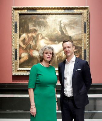 Am 25. Juni 2018 nahm Bundesminister Gernot Bl&uuml;mel (r.) an der Pressekonferenz zum Kulturprogramm des &ouml;sterreichischen EU-Ratsvorsitzes teil. Im Bild mit der Generaldirektorin des Kunsthistorischen Museums Sabine Haag (l.).