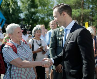 Am 18. Juli 2018 reiste Bundesminister Gernot Bl&uuml;mel (r.) anl&auml;sslich der Er&ouml;ffnung der Bregenzer Festspiele nach Bregenz.