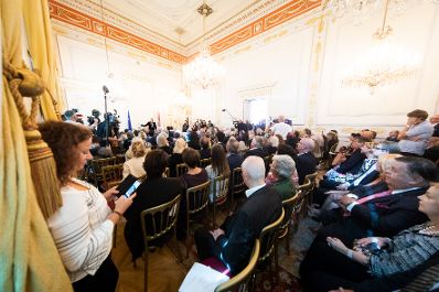 Am 10. September 2018 &uuml;berreichte Bundesminister Gernot Bl&uuml;mel das Gro&szlig;e Ehrenzeichen f&uuml;r Verdienste um die Republik &Ouml;sterreich an Karl Spiehs.