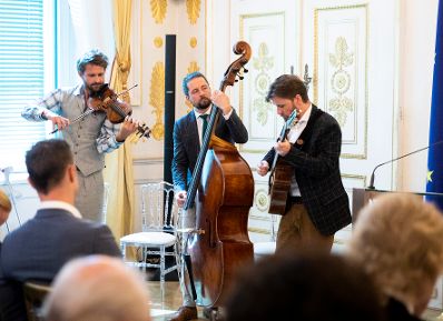 Am 10. September 2018 &uuml;berreichte Bundesminister Gernot Bl&uuml;mel das Gro&szlig;e Ehrenzeichen f&uuml;r Verdienste um die Republik &Ouml;sterreich an Karl Spiehs.