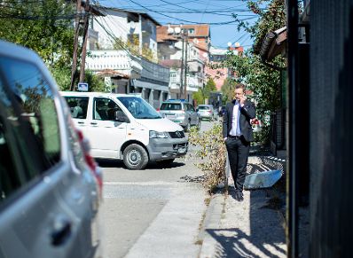 Am 27. September 2018 reiste Bundesminister Gernot Bl&uuml;mel (r.) in den Kosovo.