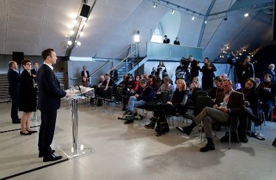 Am 24. Oktober 2018 lud Bundesminister Gernot Bl&uuml;mel gemeinsam mit der Direktorin des Hauses der Geschichte, Monika Sommer und Nationalratspr&auml;sident Wolfgang Sobotka zur Pressekonferenz &quot;Haus der Geschichte &Ouml;sterreich - Aktuelles, Ausblick und Zukunft&quot;.