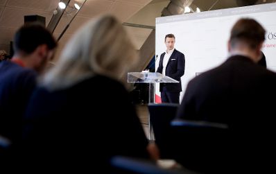 Am 24. Oktober 2018 lud Bundesminister Gernot Bl&uuml;mel (im Bild) gemeinsam mit der Direktorin des Hauses der Geschichte, Monika Sommer und Nationalratspr&auml;sident Wolfgang Sobotka zur Pressekonferenz &quot;Haus der Geschichte &Ouml;sterreich - Aktuelles, Ausblick und Zukunft&quot;.