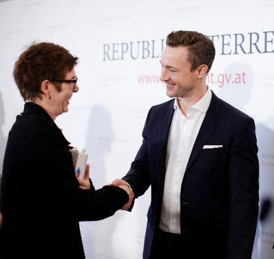 Am 24. Oktober 2018 lud Bundesminister Gernot Bl&uuml;mel (r.) gemeinsam mit der Direktorin des Hauses der Geschichte, Monika Sommer (l.) und Nationalratspr&auml;sident Wolfgang Sobotka zur Pressekonferenz &quot;Haus der Geschichte &Ouml;sterreich - Aktuelles, Ausblick und Zukunft&quot;.