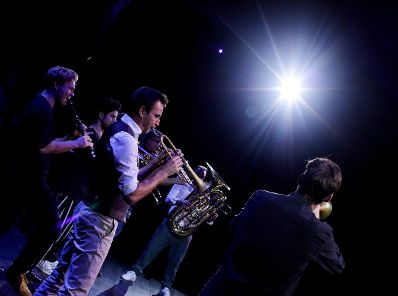 Am 5. November 2018 verlieh Bundesminister Gernot Bl&uuml;mel den &quot;&Ouml;sterreichischen Buchpreis 2018&quot; an Daniel Wisser.