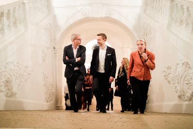 Am 6. November 2018 &uuml;berreichte Bundesminister Gernot Bl&uuml;mel (m.) gemeinsam mit EU-Kommissar Tibor Navracsics die Europ&auml;ischen Literaturpreise 2018.