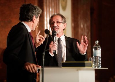 Am 6. November 2018 &uuml;berreichte Bundesminister Gernot Bl&uuml;mel gemeinsam mit EU-Kommissar Tibor Navracsics die Europ&auml;ischen Literaturpreise 2018. Im Bild Moderator Michael Freund (l.) mit dem Pr&auml;sidenten des Europ&auml;ischen Buchhandels Jean-Lud Treutenaere (r.).