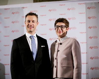 Am 10. November 2018 nahm Bundesminister Gernot Bl&uuml;mel (l.) am Festakt anl&auml;sslich der Er&ouml;ffnung des Hauses der Geschichte teil. Im Bild mit der Direktorin Monika Sommer (r.).