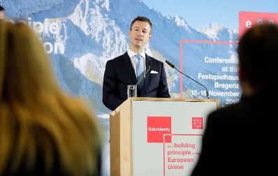 Am 16. November 2018 setzte Bundesminister Gernot Bl&uuml;mel (im Bild) seine Teilnahme an der Subsidiarit&auml;tskonferenz in Bregenz fort. Im Bild bei der Pressekonferenz.