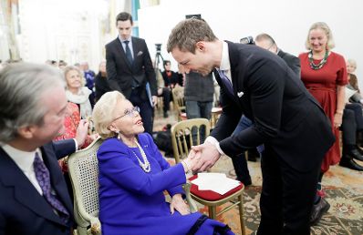 Am 23. November 2018 &uuml;berreichte Bundesminister Gernot Bl&uuml;mel (r.) das &Ouml;sterreichische Ehrenkreuz f&uuml;r Wissenschaft und Kunst an Heidi Go&euml;ss-Horten (l.).