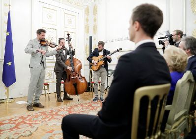 Am 23. November 2018 &uuml;berreichte Bundesminister Gernot Bl&uuml;mel das &Ouml;sterreichische Ehrenkreuz f&uuml;r Wissenschaft und Kunst an Heidi Go&euml;ss-Horten.