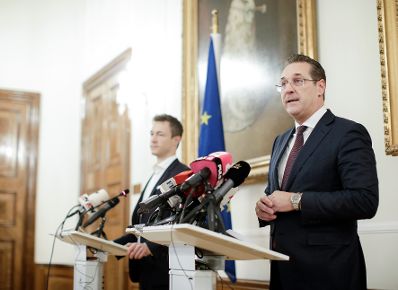 Am 29. November 2018 luden Bundesminister Gernot Bl&uuml;mel (l.) und Vizekanzler Heinz-Christian Strache (r.) zu den ersten &bdquo;Fernsehgespr&auml;chen&ldquo; mit den Verantwortlichen der TV-Sender.