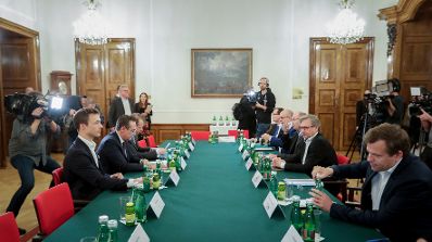 Am 29. November 2018 luden Bundesminister Gernot Bl&uuml;mel und Vizekanzler Heinz-Christian Strache zu den ersten &bdquo;Fernsehgespr&auml;chen&ldquo; mit den Verantwortlichen der TV-Sender.