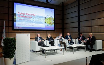 Am 3. Dezember 2018 nahm Bundesminister Gernot Bl&uuml;mel an der Cyber Security Conference teil.