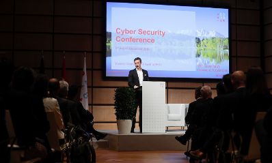 Am 3. Dezember 2018 nahm Bundesminister Gernot Bl&uuml;mel (im Bild) an der Cyber Security Conference teil.
