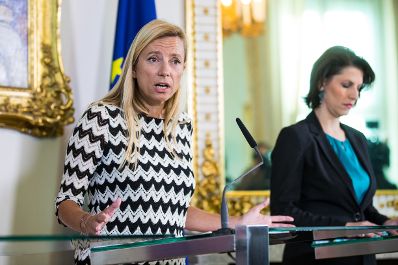 Am 17. J&auml;nner 2019 nahmen Bundesministerin Juliane Bogner-Strau&szlig; (l.), Bundesministerin Karin Kneissl und Staatssekret&auml;rin Karoline Edtstadler (r.) an einer Pressekonferenz zum Thema &bdquo;Gewalt- und Opferschutz &ndash; Ma&szlig;nahmen f&uuml;r mehr Frauensicherheit&ldquo; teil.