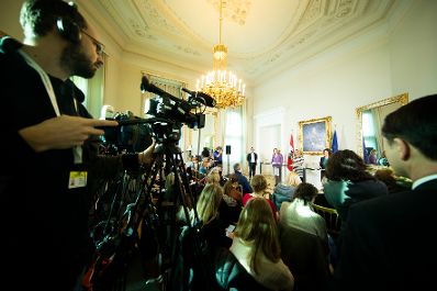 Am 17. J&auml;nner 2019 nahmen Bundesministerin Juliane Bogner-Strau&szlig; (2.v.r.), Bundesministerin Karin Kneissl (2.v.l.) und Staatssekret&auml;rin Karoline Edtstadler (r.) an einer Pressekonferenz zum Thema &bdquo;Gewalt- und Opferschutz &ndash; Ma&szlig;nahmen f&uuml;r mehr Frauensicherheit&ldquo; teil.