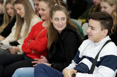 Am 29. J&auml;nner 2019 lud Bundesministerin Juliane Bogner-Strau&szlig; Sch&uuml;lerinnen und Sch&uuml;ler aus Salzburg zu einer Diskussionsveranstaltung in das Ministerium.