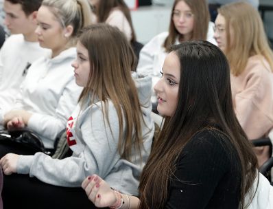 Am 29. J&auml;nner 2019 lud Bundesministerin Juliane Bogner-Strau&szlig; Sch&uuml;lerinnen und Sch&uuml;ler aus Salzburg zu einer Diskussionsveranstaltung in das Ministerium.