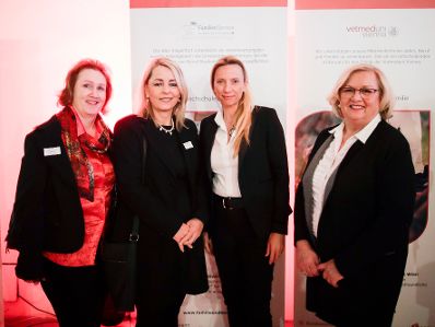 Am 29. J&auml;nner 2019 verlieh Bundesministerin Juliane Bogner-Strau&szlig; die Zertifikate f&uuml;r familienfreundliche Unternehmen.