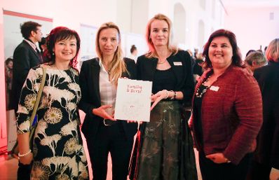 Am 29. J&auml;nner 2019 verlieh Bundesministerin Juliane Bogner-Strau&szlig; die Zertifikate f&uuml;r familienfreundliche Unternehmen.