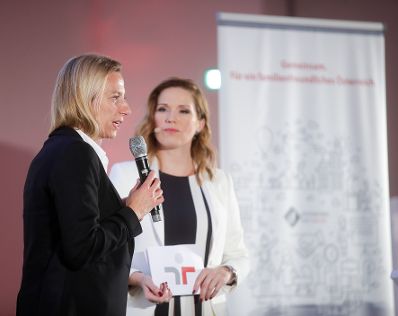 Am 29. J&auml;nner 2019 verlieh Bundesministerin Juliane Bogner-Strau&szlig; die Zertifikate f&uuml;r familienfreundliche Unternehmen.