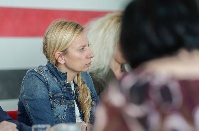 Am 4. Februar 2019 reiste Bundesministerin Juliane Bogner-Strau&szlig; anl&auml;sslich eines Bundesl&auml;ndertags ins Burgenland. Im Bild zu Besuch bei den AMS Oberwart.