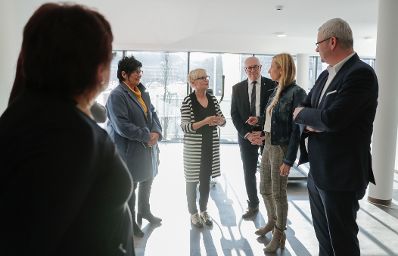 Am 4. Februar 2019 reiste Bundesministerin Juliane Bogner-Strau&szlig; anl&auml;sslich eines Bundesl&auml;ndertags ins Burgenland. Im Bild zu Besuch bei dem neuen STEP G&auml;stehaus.