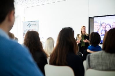 Am 28. Februar 2019 hielt Bundesministerin Juliane Bogner-Strau&szlig; (im Bild) eine Begr&uuml;&szlig;ungsrede zum Start der Workshopreihe "Women Empowerment - Frauen in F&uuml;hrungspositionen".