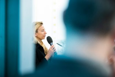 Am 28. Februar 2019 empfing Bundesministerin Juliane Bogner-Strau&szlig; (im Bild) Sch&uuml;lerinnen und Sch&uuml;ler der Initiative "Sch&uuml;lerInnen gestalten Wandel".