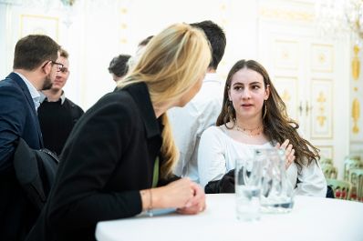 Am 28. Februar 2019 empfing Bundesministerin Juliane Bogner-Strau&szlig; Sch&uuml;lerinnen und Sch&uuml;ler der Initiative "Sch&uuml;lerInnen gestalten Wandel".