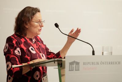 Am 5. M&auml;rz 2019 nahm Bundesministerin Juliane Bogner-Strau&szlig; (im Bild) an der Internationalem Fachkonferenz "Das Recht auf ein Leben frei von Gewalt! St&auml;rkung, Unterst&uuml;tzung und Schutz f&uuml;r gewaltbetroffene Frauen und ihre Kinder in &Ouml;sterreich und Europa" teil. Im Bild Rosa Logar, Gesch&auml;ftsf&uuml;hrerin der Wiener Interventionsstelle.